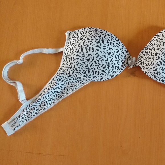 Boobs & Bloomers Bra - Picture 2 of 9